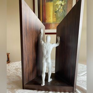 RETIRED 2008 ‘WIDER LLADRO’ PORCELAIN FIGURINE-Item#01011898